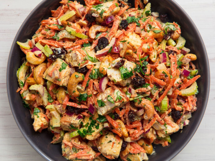 Kolay Yemek Tarifleri | Salata Tarifleri - Körili Tavuk Salatası Tarifi